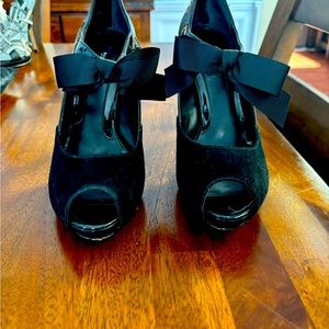 White House Black Market Size 9.5 only worn twice